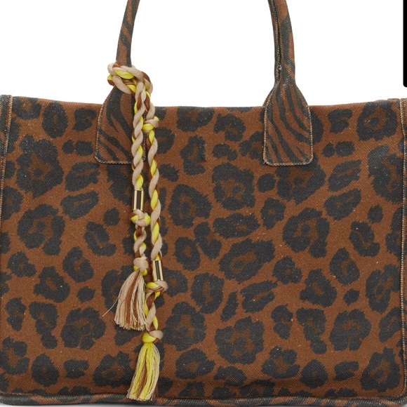 NWT❣️Vince Camuto Leopard Print Canvas Tote - Picture 1 of 7